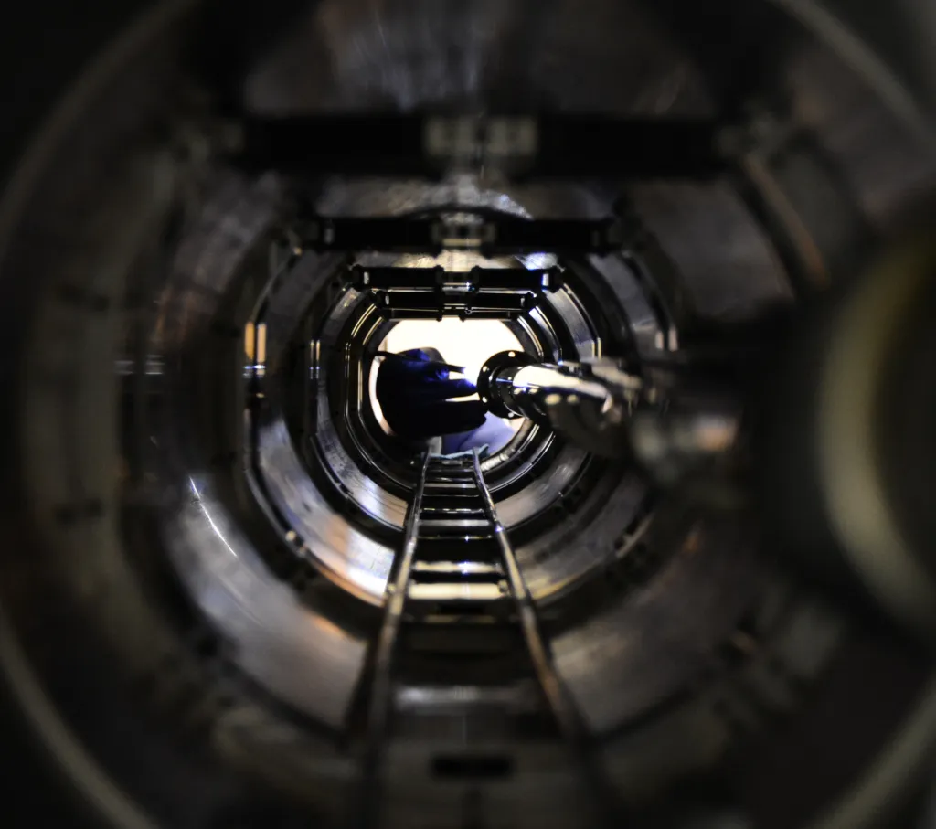 Első európaiként Wigneres kutatók szállítanak kamerát a Japán fúziós kísérlethez